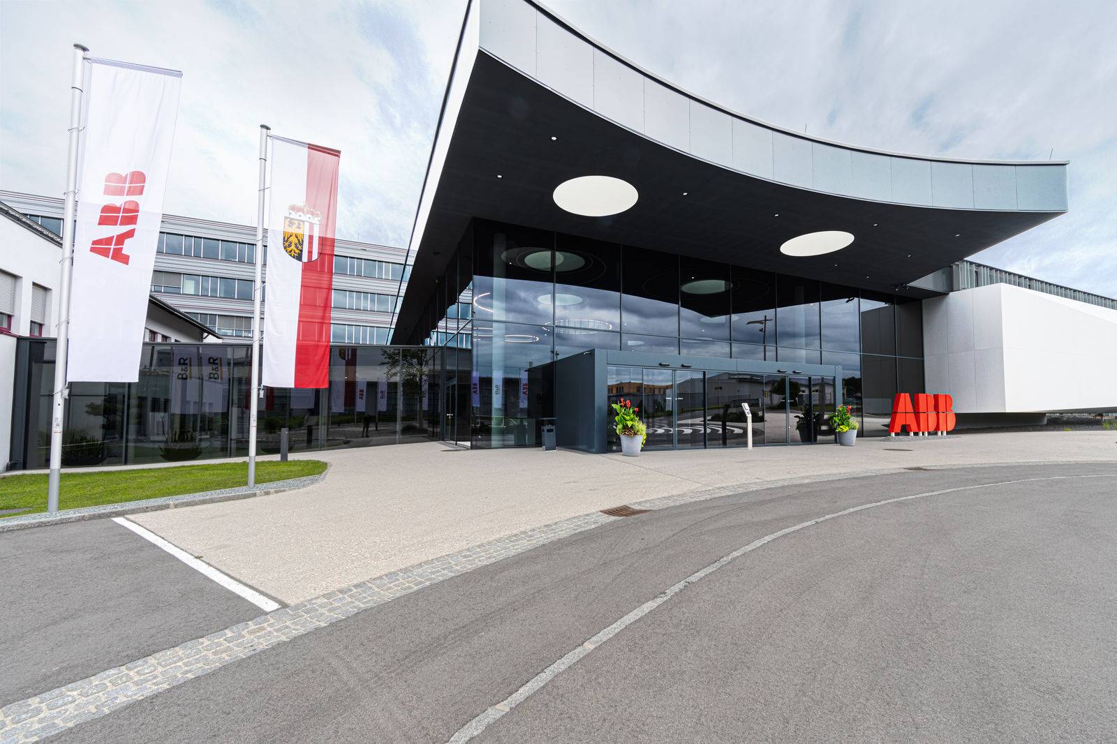 Nella sede B&R in Austria il campus  ABB di innovazione e formazione per l'automazione delle macchine 